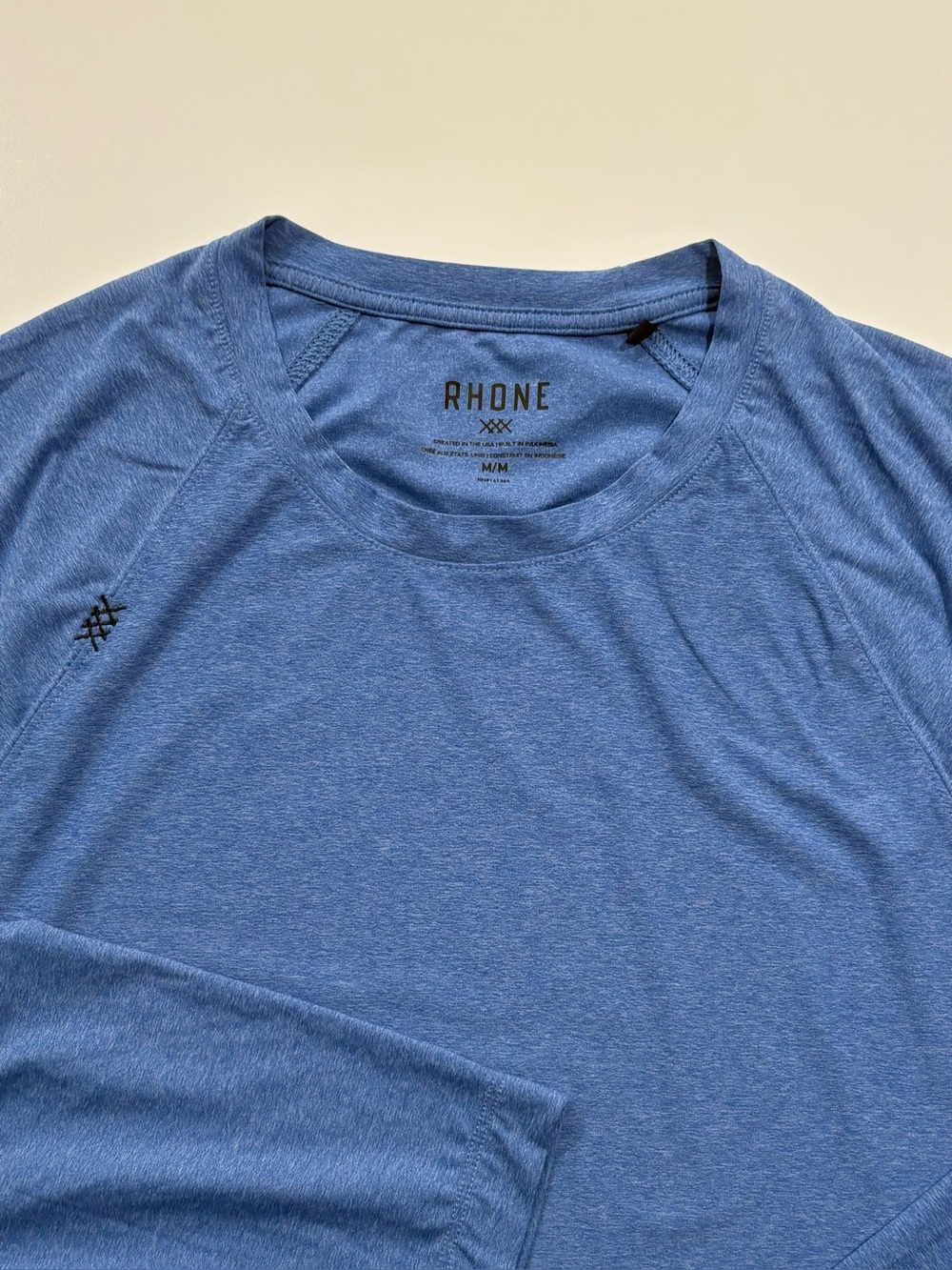 Rhone Men's Long Sleeve Performance Shirt Size M Blue Stretch Crew Neck